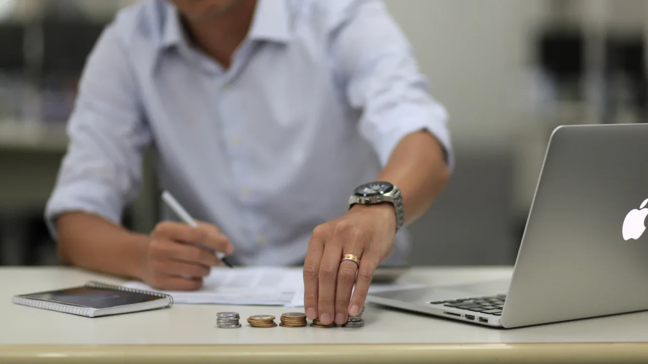 Descubra as atribuições do cargo de Contador no concurso público do CRM MG