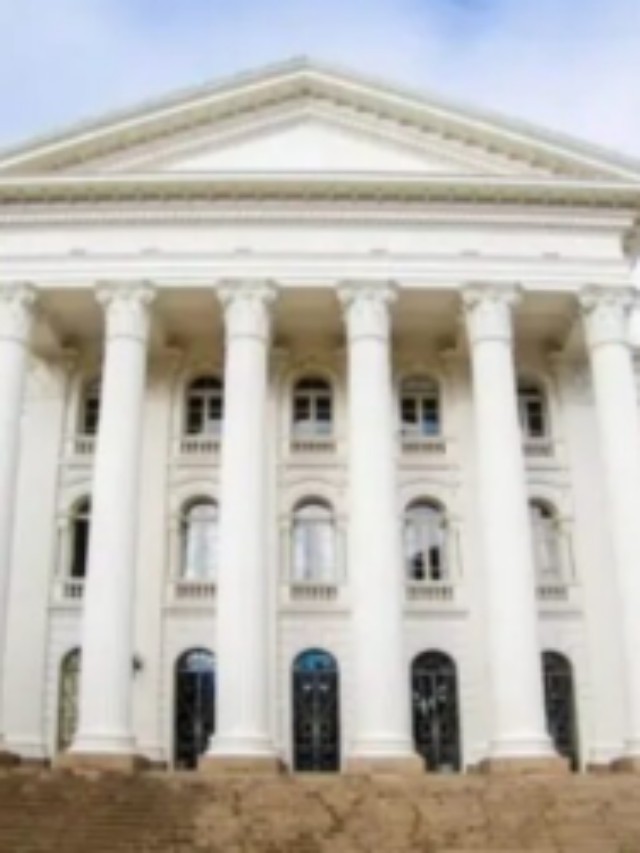 Concurso UFPR: edital publicado. Salários de até R$ 4 mil