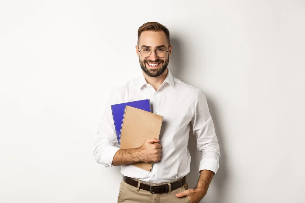 Requisitos do Cargo de Assistente: Administração em Concursos da UFG (GO)