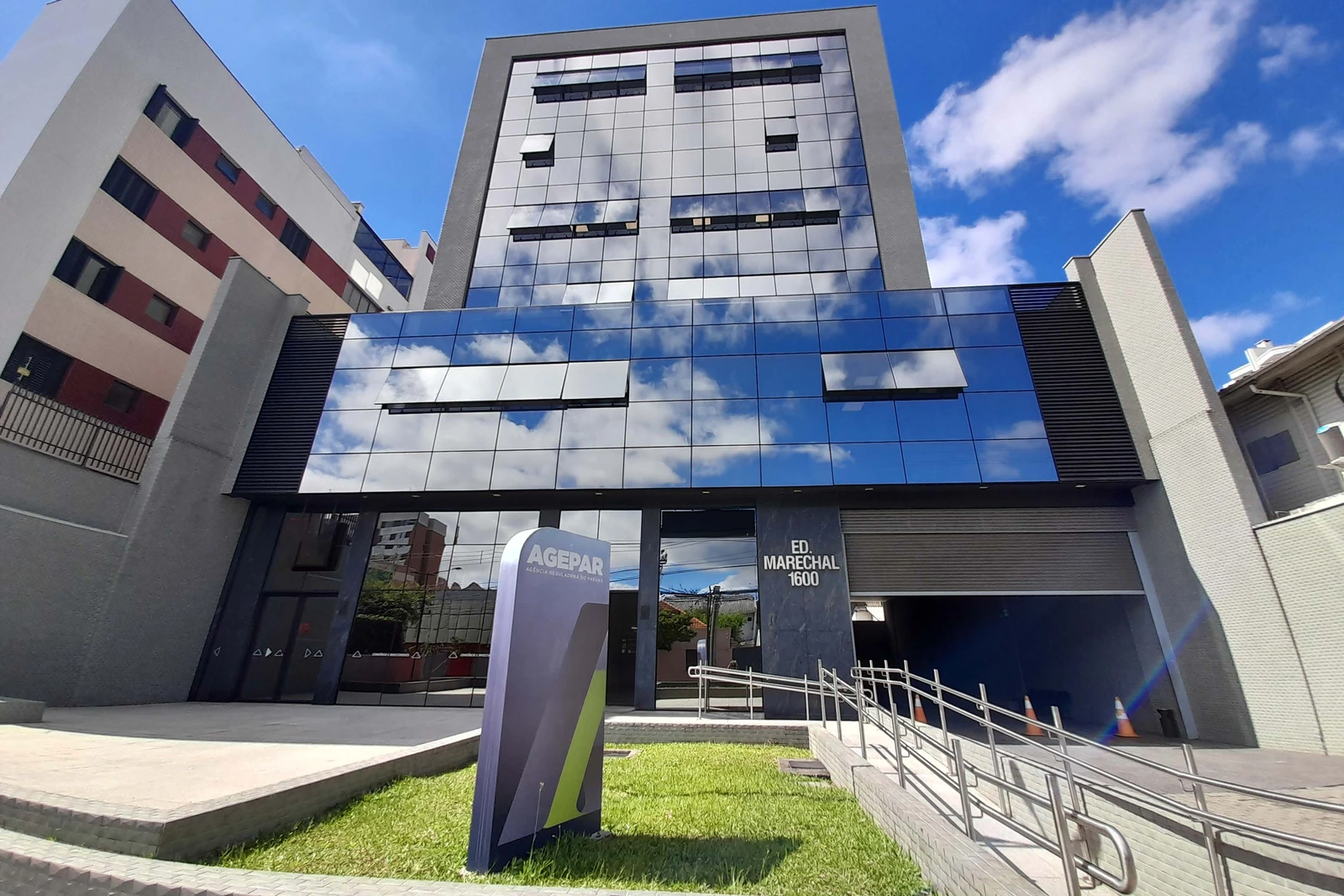 Notícia: Concurso AGEPAR 2026: Cebraspe é oficializado como banca organizadora. Edital prevê 23 vagas para Especialista em Regulação.