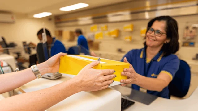 Concurso Correios: qual o SALÁRIO de Atendente e Analista? Confira
