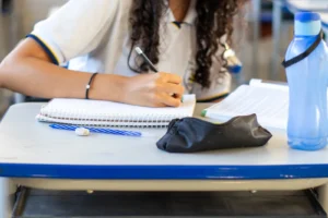 Concurso Seduc CE autorizado 2 mil vagas para professores; até R$ 21 mil