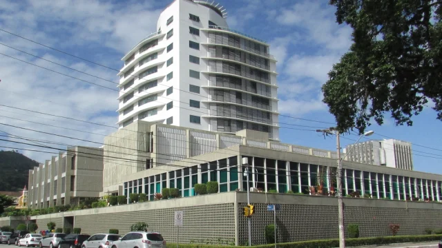 SAIU Concurso TCE SC: 20 vagas para Auditor e salários de até R$ 21,7 mil!