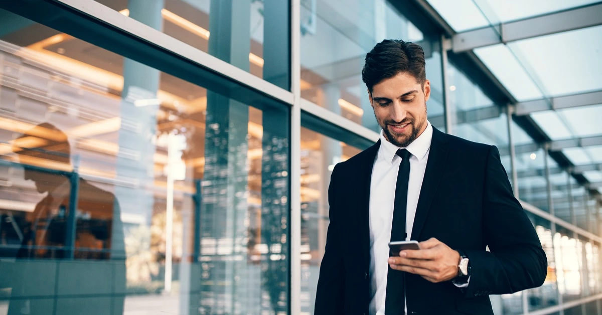 Notícia: Descubra se você precisa de curso superior para prestar concurso bancário, como funciona a ascensão de carreira e quais as melhores graduações da área.