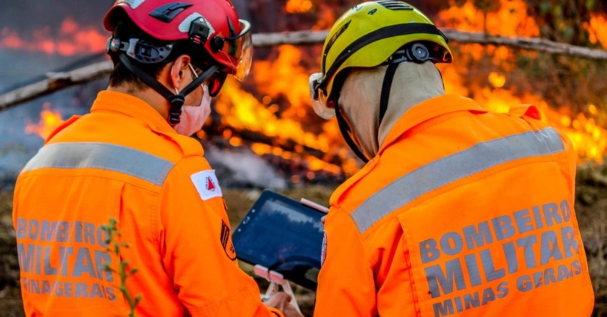 Notícia: Concurso Bombeiros MG 2026: Banca IDECAN confirmada para 342 vagas de nível superior. Salários chegam a R$ 11.037. Veja o que estudar e saia na frente!
