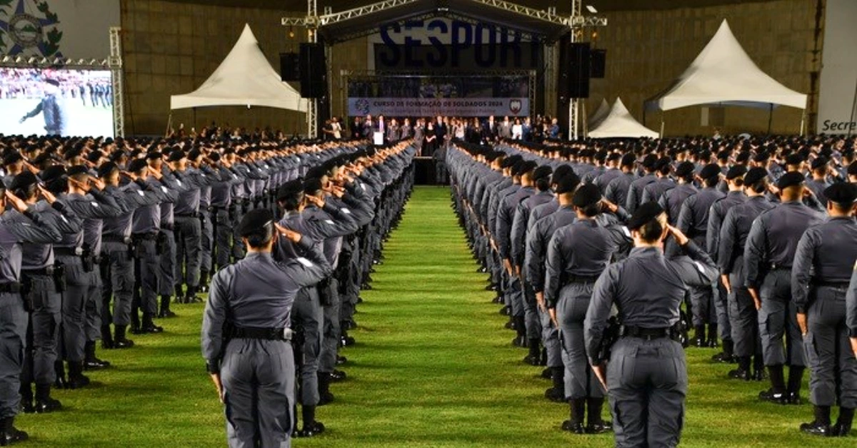 Notícia: O edital do Concurso PM ES 2026 foi publicado! São 1.008 vagas de nível médio para Soldado com salário de R$ 5,7 mil. Confira as datas.
