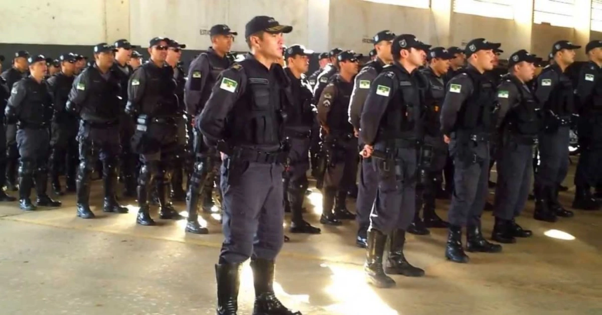 Notícia: O edital do Concurso PM RN 2026 para Saúde e Músicos foi suspenso pela Justiça. A prova de 14 de junho será remarcada. Entenda o caso.