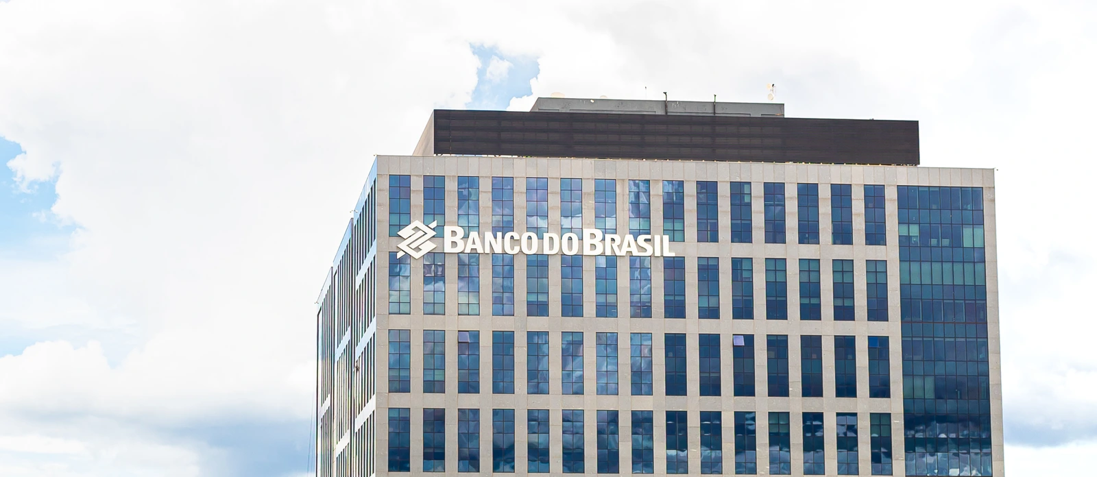 Notícia: Concurso Banco do Brasil: Confirmado que processo para novo edital segue em análise. Expectativa é de que a banca seja escolhida em maio.