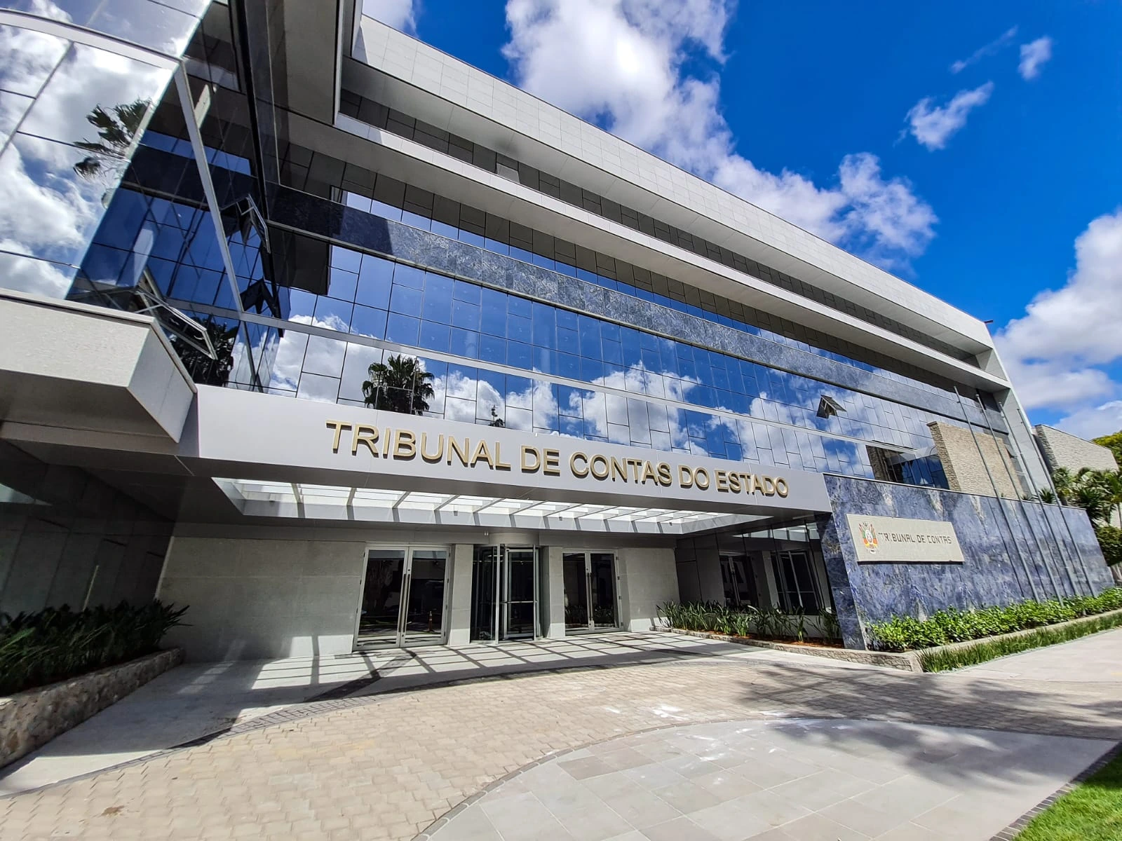 Notícia: Concurso TCE RS: Cebraspe divulgará o resultado definitivo no dia 22 de abril. A seleção registrou 13.527 inscritos.