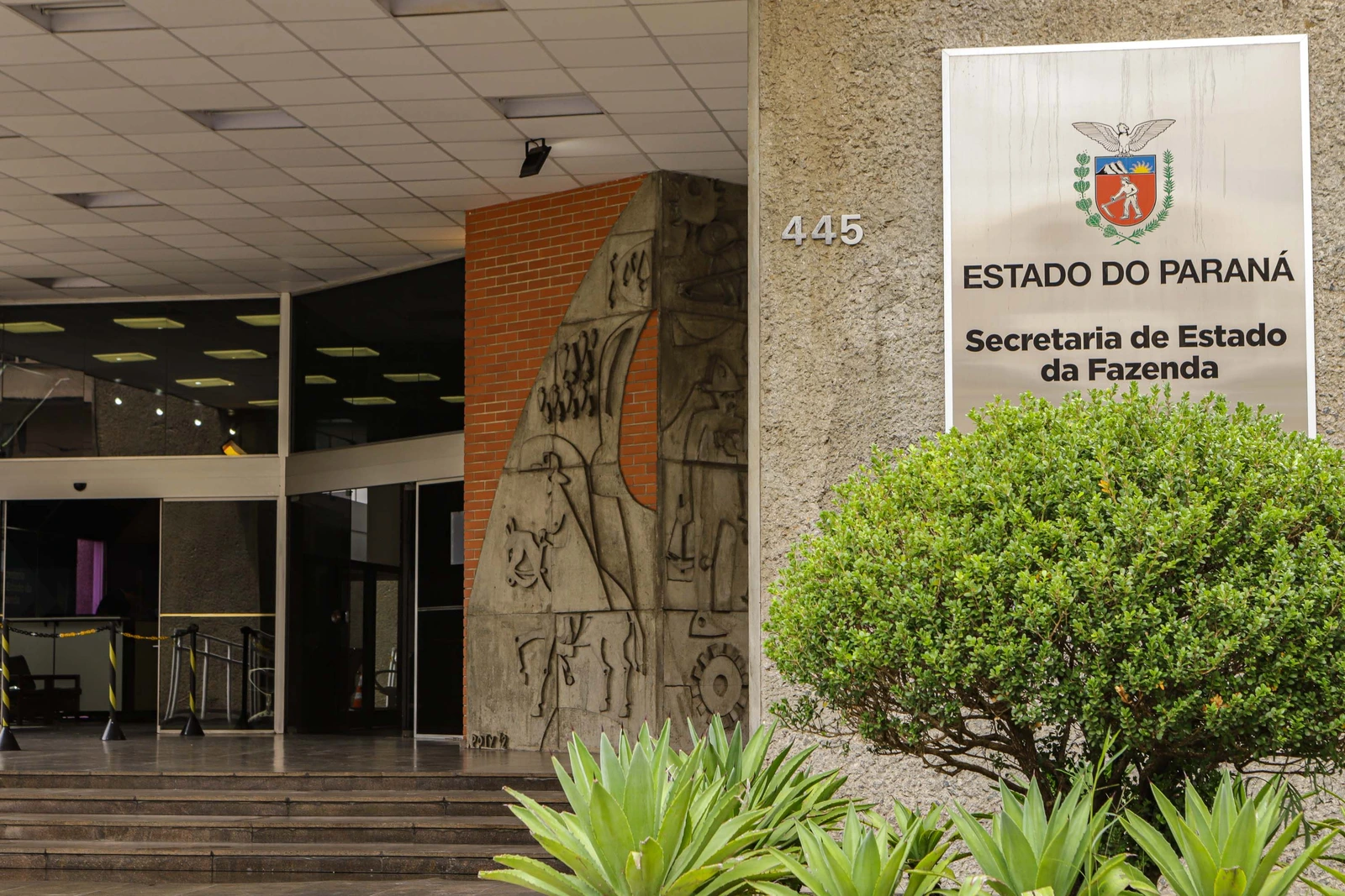 Notícia: Concurso Sefaz PR: Cebraspe publica resultado definitivo da etapa discursiva. Candidatos PcD são convocados para avaliação biopsicossocial.