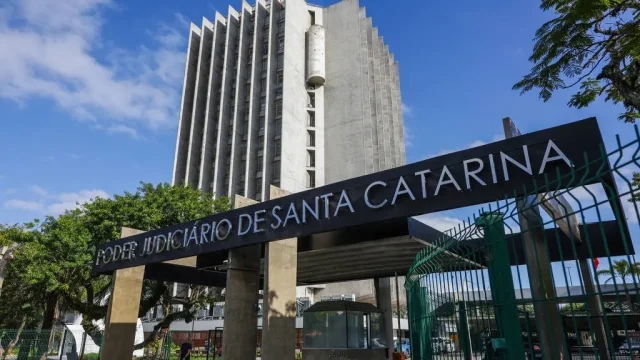 Concurso TJ SC: Veja os salários para os cargos de níveis médio e superior