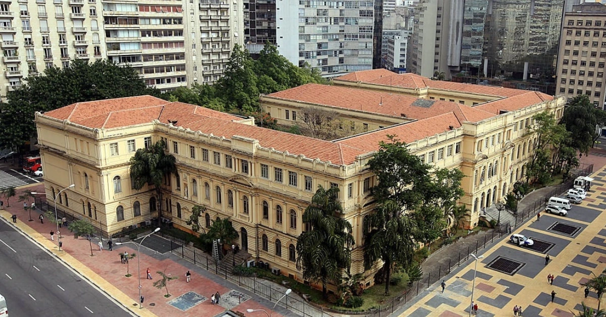 Notícia: A FGV é a banca do novo PSS SEE SP para professores temporários! O edital é iminente e prevê 160 mil inscritos. Veja dicas de como gabaritar a prova!