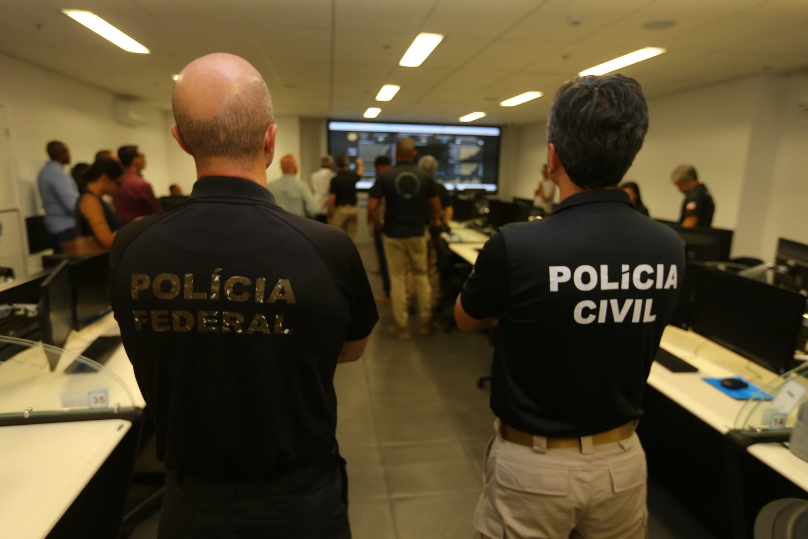Notícia: Concurso PC BA tem edital previsto para o final de julho. Delegado-geral projeta convocações até três vezes maiores que as 750 vagas.