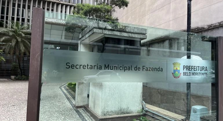 Notícia: Concurso ISS BH tem comissão formada para novo edital de Analista Fazendário. Cargo exige nível superior em qualquer área.