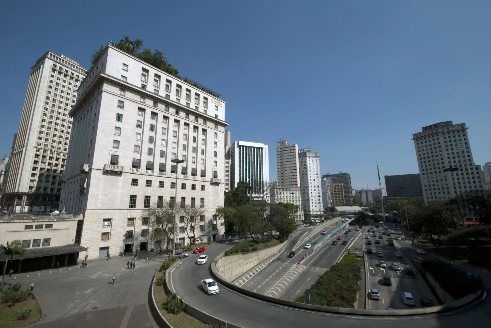 Notícia: Concurso Sefaz SP forma comissão para novo edital com 60 vagas para Analista em Planejamento. Acompanhe as próximas etapas.