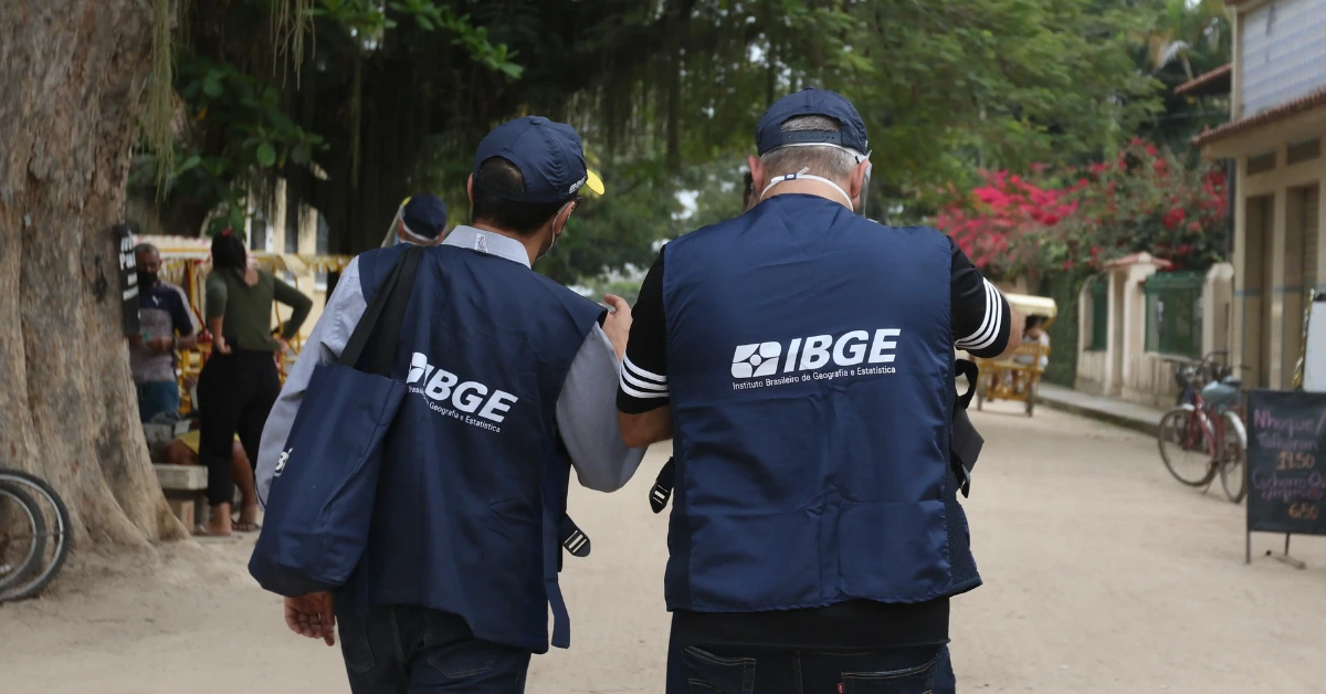 Notícia: IBFC e Instituto Avalia organizarão o Concurso IBGE 2026 para quase 37 mil vagas! Conheça o perfil das bancas e como focar os estudos.