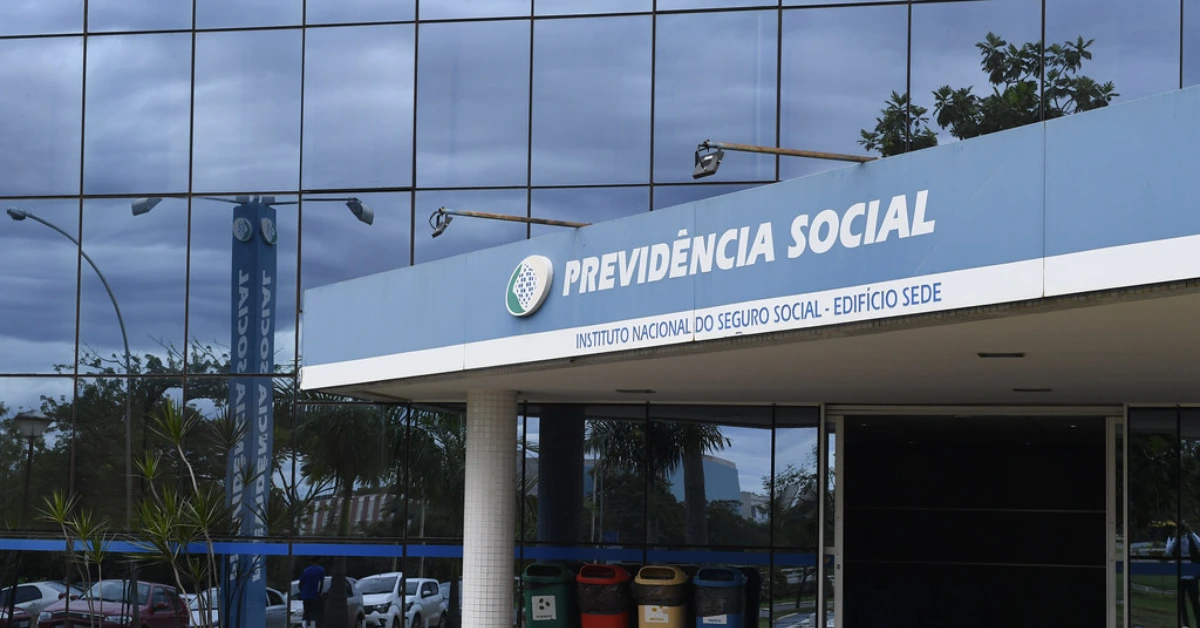 Notícia: Novo concurso INSS 2026 avançou! Pedido de 10 mil vagas para níveis médio e superior foi enviado ao Orçamento. Veja salários de até R$ 9,8 MIL!