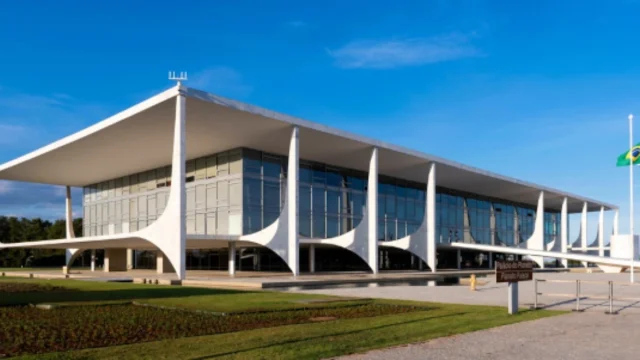 Concurso SEDES DF foi retificado: descubra AQUI o que mudou!