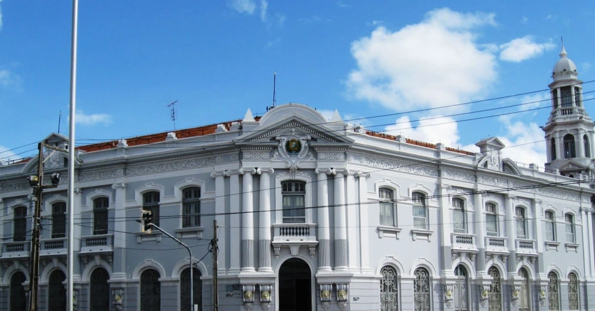 Notícia: Saiba como dominar a prova discursiva do Concurso Sefaz CE 2026. Confira a estrutura da FCC, os temas cobrados e as regras para não ser eliminado.