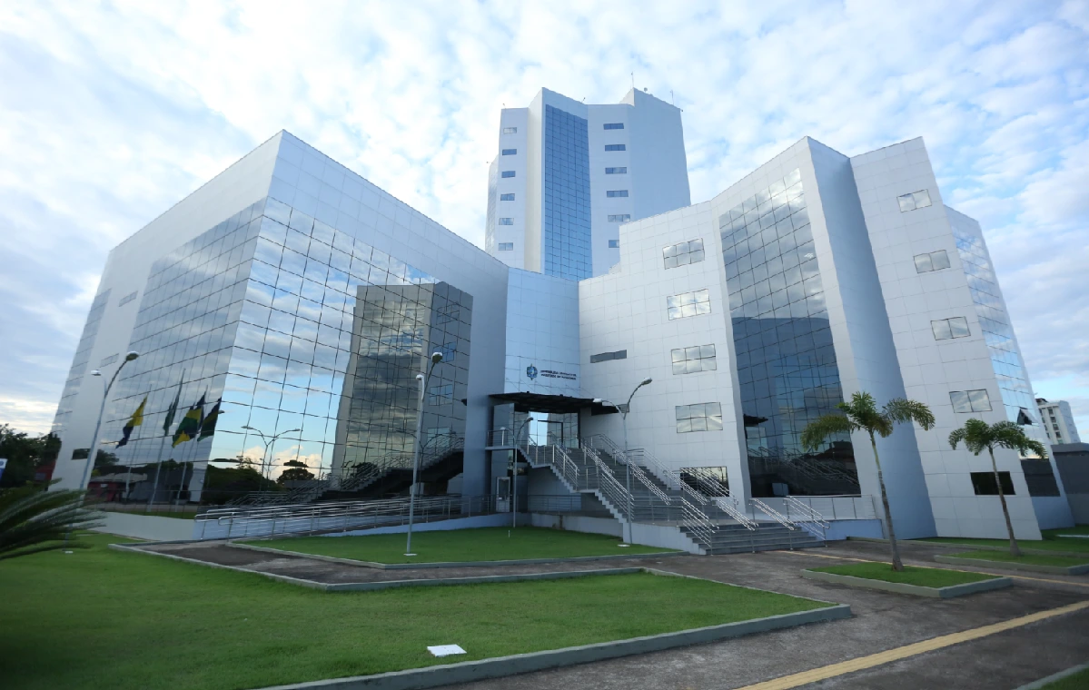 Notícia: Resultado final do concurso ALE RO é divulgado pela FGV. Confira a lista de aprovados para cargos de níveis médio e superior em Rondônia.