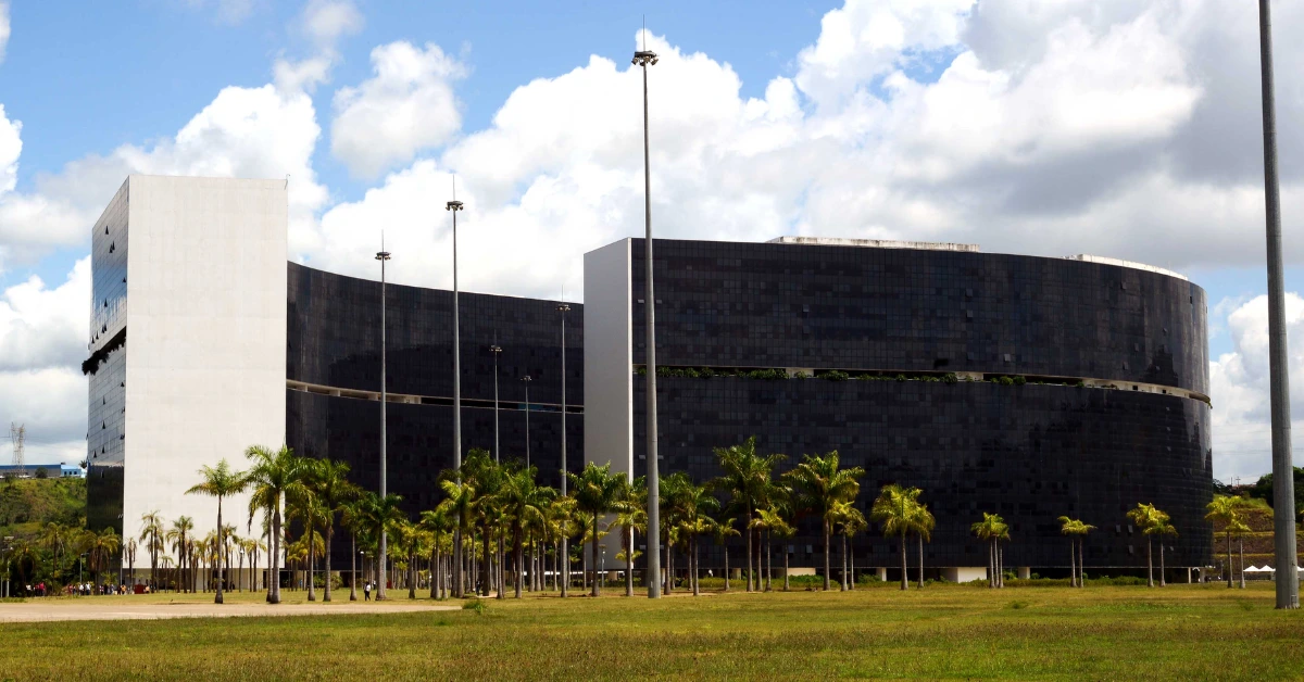 Notícia: O edital do Concurso Seplag MG 2026 está publicado! São 30 vagas para ingresso no CSAP com bolsa de estudos e salário de R$ 5,2 mil após formado. Confira!