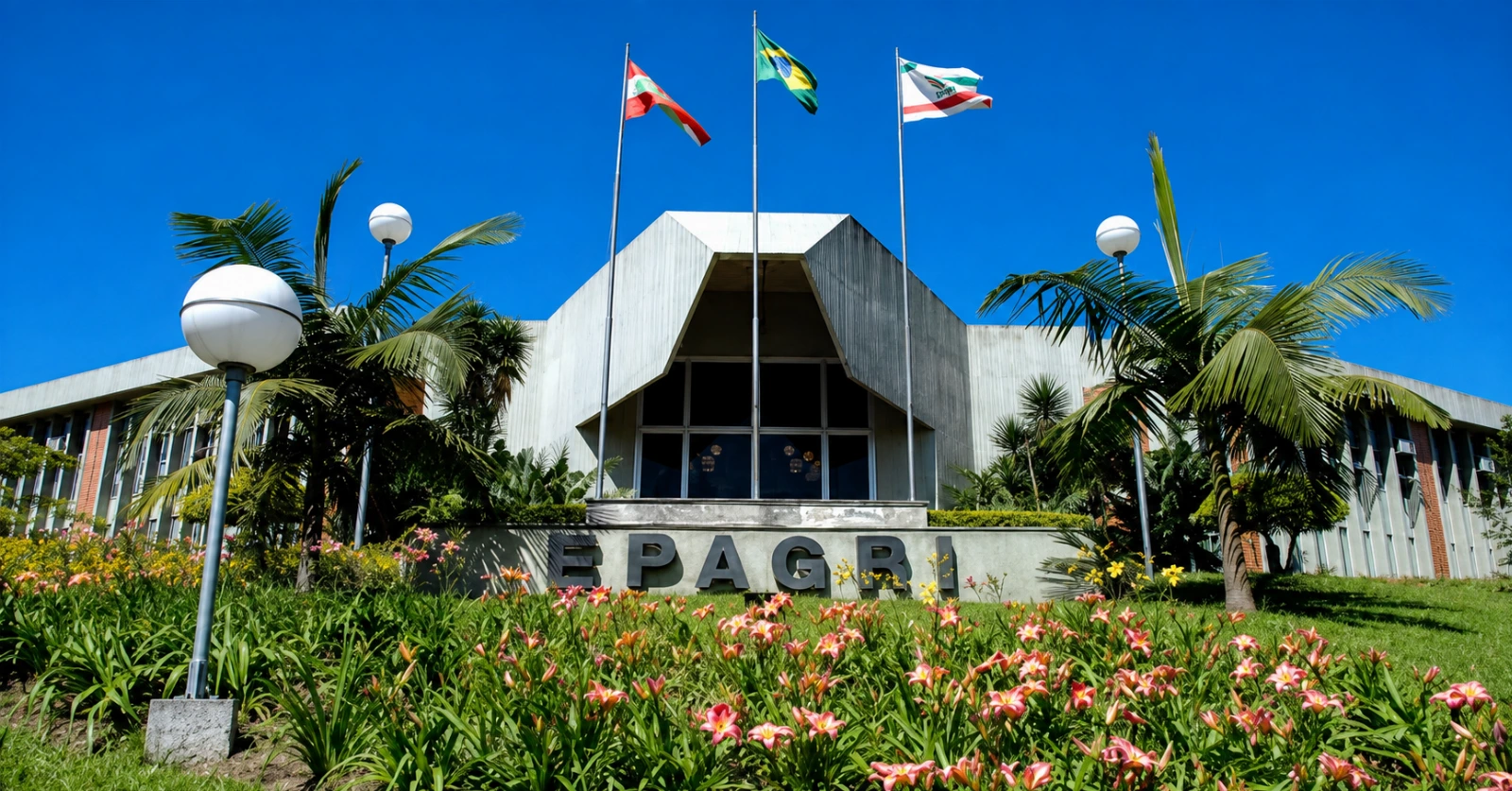 Notícia: Edital publicado com 40 vagas e ganhos de até R$ 18,1 mil. Inscrições até 24/09/2026 pelo Instituto Avalia. Provas em 18/10/2026.