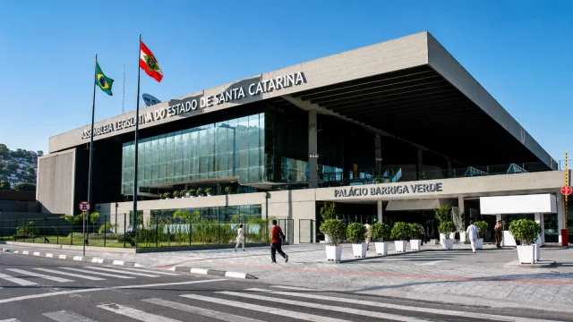 Concurso Sefaz SC: contrato com a FCC é assinado e edital fica iminente