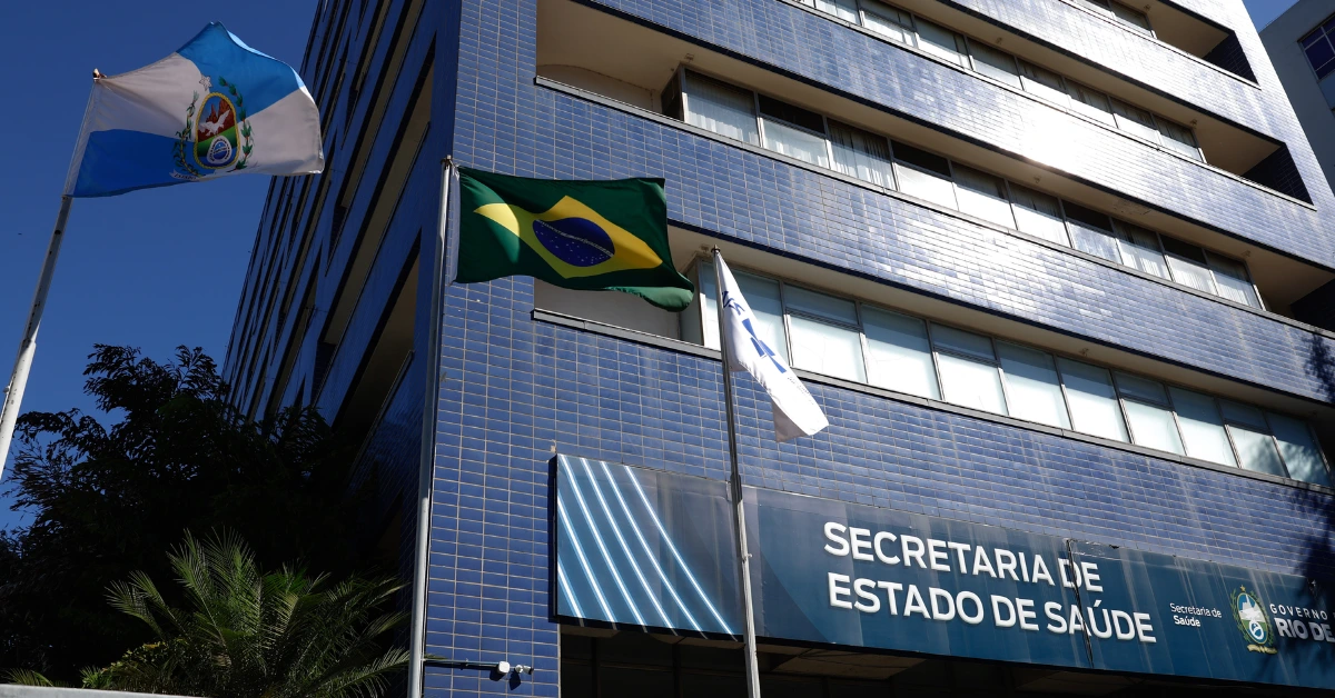Notícia: Concurso SES RJ: edital sai em 17/08 com 287 vagas e salários de até R$ 6.409. Veja inscrições, cargos, banca e a situação atual do concurso.