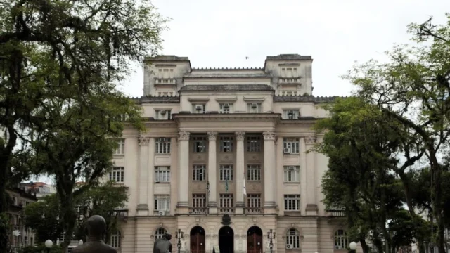 Concurso Santos SP: 216 vagas para Professores até R$ 3.770,59!