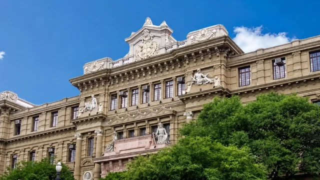 Novo Edital do TJ SP em estudo para Escrevente e Oficial de Justiça