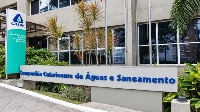 Concurso CASAN SC 2026: 40 vagas e salários de até R$ 12,6 mil