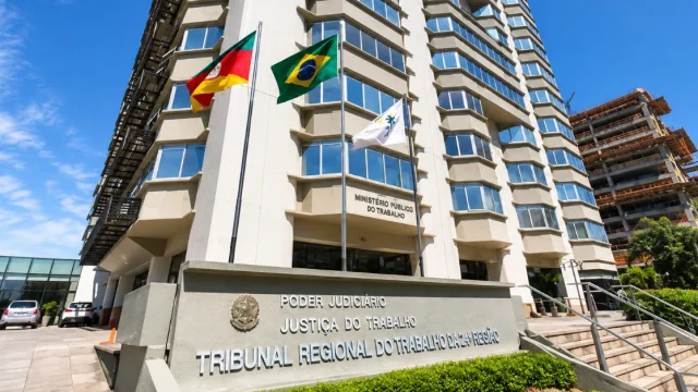 Concurso TRT-4: edital para Analista e Técnico Judiciário