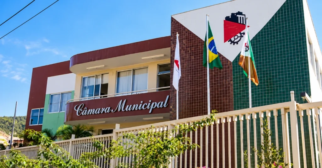 Concurso Câmara de João Monlevade MG: 12 vagas, nível médio